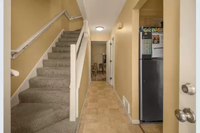 2281 Pond Avenue E #10, Maplewood, MN 55119 - Photo 5