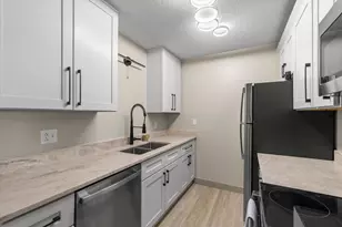 1225 Lasalle Ave, Minneapolis, MN 55403 - Photo 11