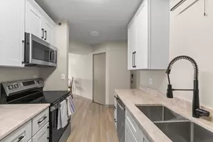 1225 Lasalle Ave, Minneapolis, MN 55403 - Photo 5