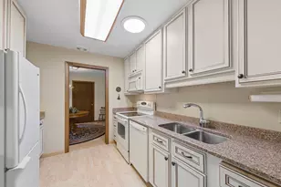 1000 Cannon Valley Dr E, Northfield, MN 55057 - Photo 5