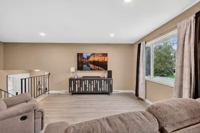 7810 Idaho Lane N, Brooklyn Park, MN 55445 - Photo 5