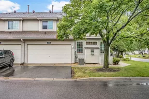 1056 Lovell Ave W, Roseville, MN 55113 - Photo 11