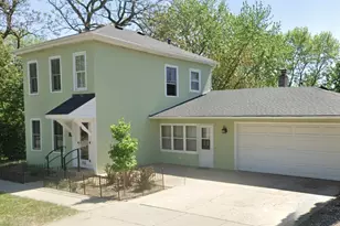 113 4th St E, Carver, MN 55315 - Photo 1