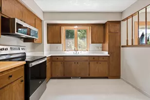 1277 Imperial Ln, New Brighton, MN 55112 - Photo 5