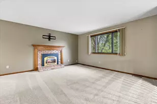 566 Donegal Cir, Shoreview, MN 55126 - Photo 9