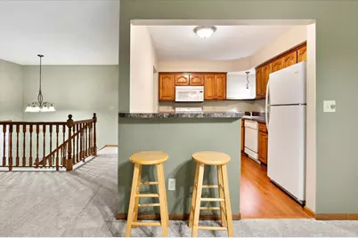 566 Donegal Circle, Shoreview, MN 55126 - Photo 7