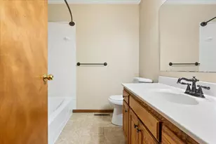 566 Donegal Cir, Shoreview, MN 55126 - Photo 27