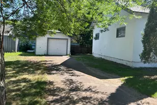 403 S 3rd St, Princeton, MN 55371 - Photo 3