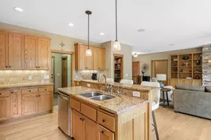 8415 Groveland Rd, Mounds View, MN 55112 - Photo 13