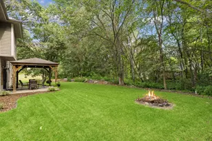 2041 Oakridge St, Saint Paul, MN 55119 - Photo 57