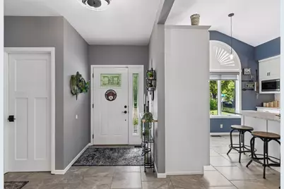2041 Oakridge Street, Saint Paul, MN 55119 - Photo 19