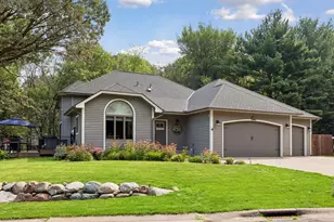 2041 Oakridge St, Saint Paul, MN 55119 - Photo 1