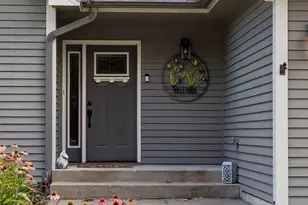 2041 Oakridge St, Saint Paul, MN 55119 - Photo 5