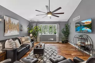2041 Oakridge St, Saint Paul, MN 55119 - Photo 23