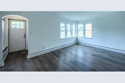 2434 9th Avenue E, Hibbing, MN 55746 - Photo 7