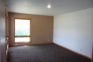 218 E 2nd St, Blue Earth, MN 56013 - Photo 7