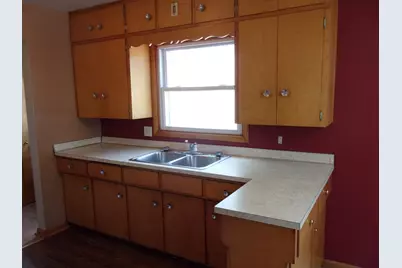218 E 2nd Street, Blue Earth, MN 56013 - Photo 5