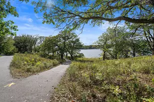 902 Hyacinth Ave E, Saint Paul, MN 55106 - Photo 21