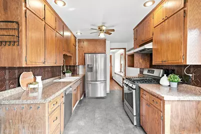 902 Hyacinth Ave E, Saint Paul, MN 55106 - Photo 7