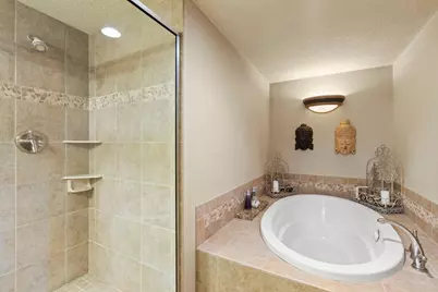 1297 Black Oaks Court N, Plymouth, MN 55447 - Photo 35