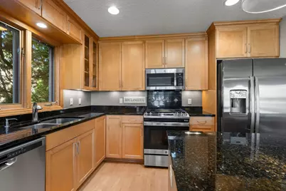 1297 Black Oaks Court N, Plymouth, MN 55447 - Photo 17