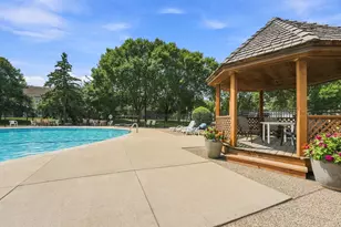 1063 Duckwood Dr, Eagan, MN 55123 - Photo 7