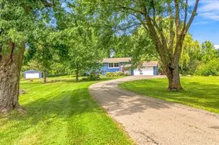 18480 Country Squires Cir, Prior Lake, MN 55372 - Photo 1