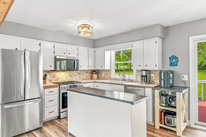 18480 Country Squires Circle, Prior Lake, MN 55372 - Photo 5