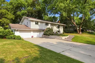 6616 Hillside Ln, Edina, MN 55439 - Photo 5
