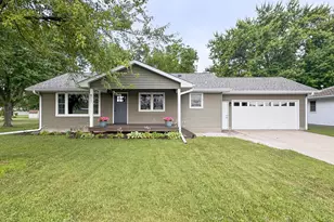 811 8th St, Gaylord, MN 55334 - Photo 1
