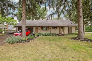 2735 18th Ave E, North Saint Paul, MN 55109 - Photo 1