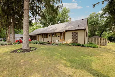 2735 18th Avenue E, North Saint Paul, MN 55109 - Photo 3