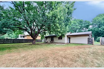 8001 Edgewood Avenue N, Brooklyn Park, MN 55445 - Photo 15
