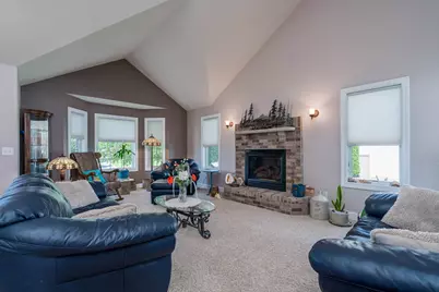1007 Crystal Lake Drive, Lake Crystal, MN 56055 - Photo 3