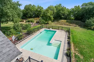 1484 Riverbluff Dr, Hastings, MN 55033 - Photo 5
