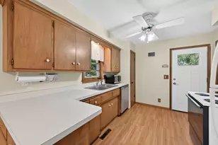 3860 2 1/2 Street NE, Columbia Heights, MN 55421 - Photo 11