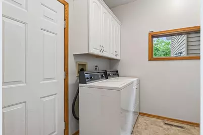 9848 Oak Shore Drive, Lakeville, MN 55044 - Photo 25
