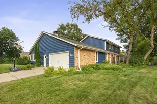 14880 Ironwood Ct, Eden Prairie, MN 55346 - Photo 37
