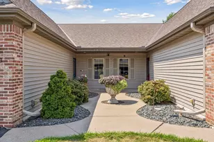 1911 Stone Crk, Hudson, WI 54016 - Photo 3