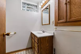 1938 Midland Hills Rd, Roseville, MN 55113 - Photo 25