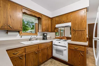 1938 Midland Hills Road, Roseville, MN 55113 - Photo 13