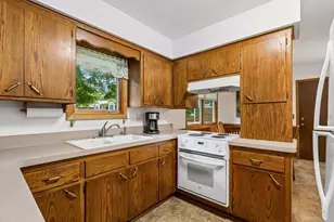 1938 Midland Hills Rd, Roseville, MN 55113 - Photo 13