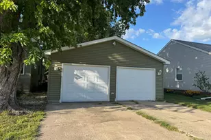 291 1st St NW, Wells, MN 56097 - Photo 5