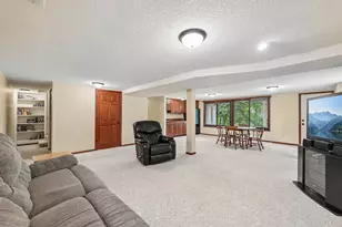 6360 Forest Cir, Chanhassen, MN 55331 - Photo 37