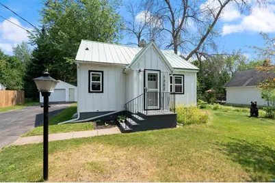 1302 Eklund Avenue, Duluth, MN 55811 - Photo 1