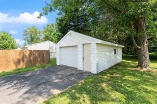 1302 Eklund Ave, Duluth, MN 55811 - Photo 3