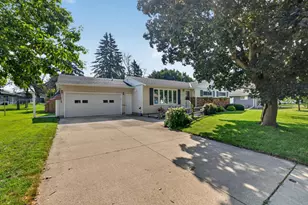 1415 Linn Ave, Owatonna, MN 55060 - Photo 3