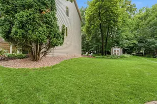 1021 Wildwood Way, Chaska, MN 55318 - Photo 5