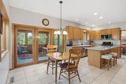 1021 Wildwood Way, Chaska, MN 55318 - Photo 15