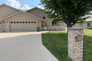 1726 Hale Dr, Albert Lea, MN 56007 - Photo 1